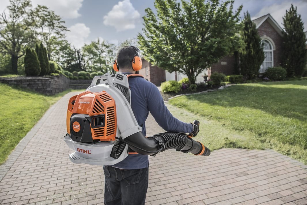 STIHL Magnum BR 800 X 239 mph 912 CFM Gas Backpack Leaf Blower image 3