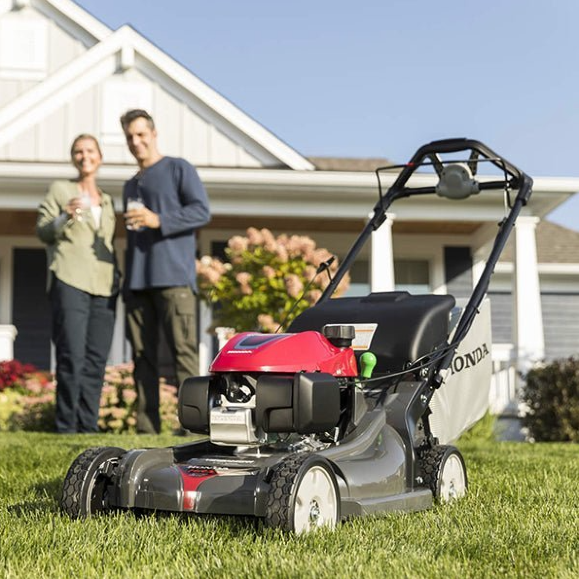 Honda HRX Series 21-Inch Gas Lawn Mower with 187cc Engine and 4-in-1 Versamow Cutting System image 4