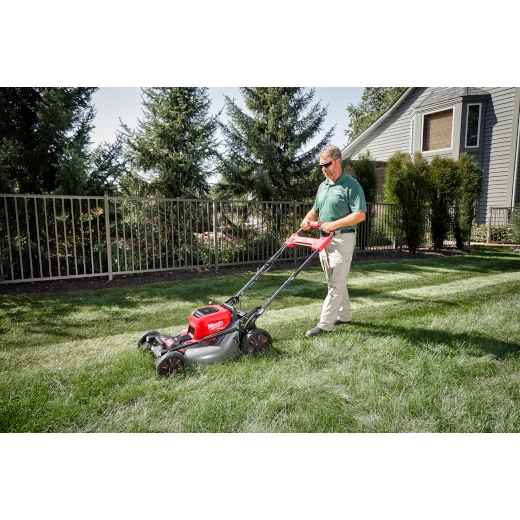 Milwaukee 2823-22HD M18 FUEL Self-Propelled Dual Battery Mower Kit image 4
