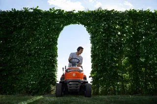 Husqvarna TS 120 (42″) 19HP Riding Lawn Mower image 8