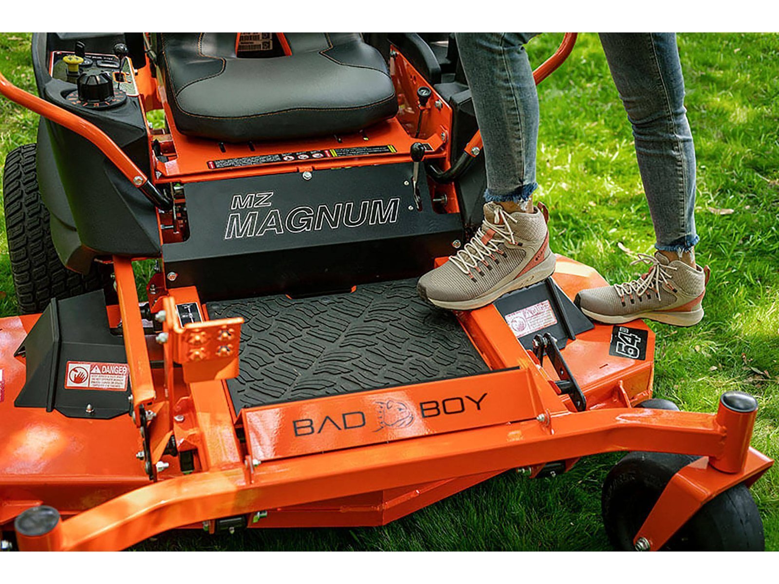 Bad Boy Magnum 54 in. 24 HP Gas Zero-Turn Mower image 3