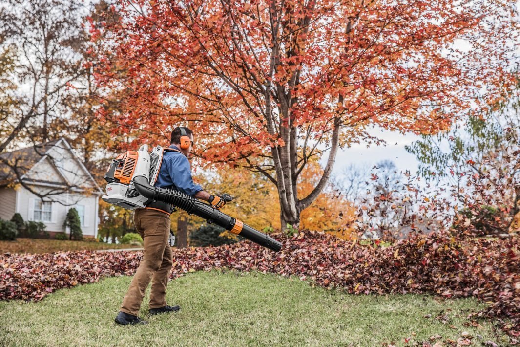 STIHL Magnum BR 800 X 239 mph 912 CFM Gas Backpack Leaf Blower image 2
