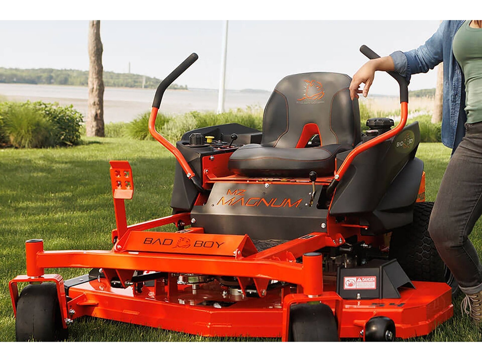 Bad Boy Magnum 54 in. 24 HP Gas Zero-Turn Mower image 12