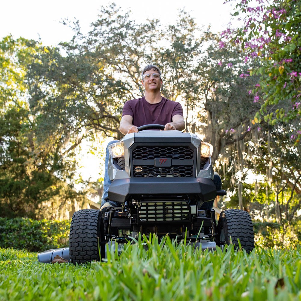 Murray® MT100 42″ Riding Lawn Mower with 13.5 HP* 500cc Briggs & Stratton® Engine image 3