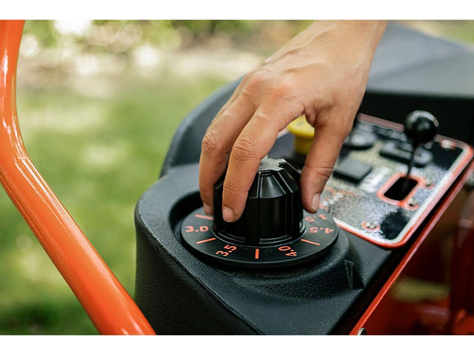 Bad Boy Magnum 54 in. 24 HP Gas Zero-Turn Mower image 11