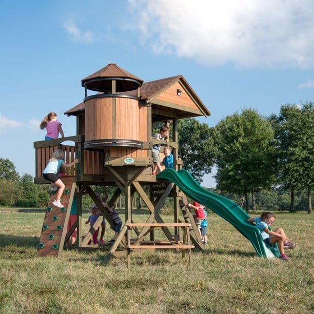 Backyard Discovery Eagles Nest Playhouse image 1